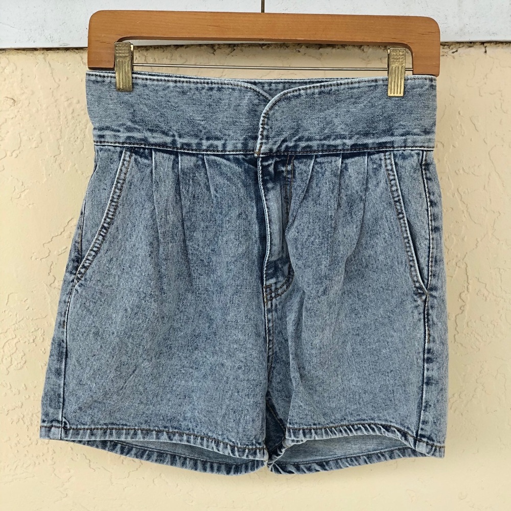 NWT Acid Washed High Rise Pleated Denim Shorts